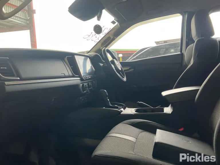 2024 Mazda BT-50 Damaged VIN MP2TFS40JRT406124 – trunk area