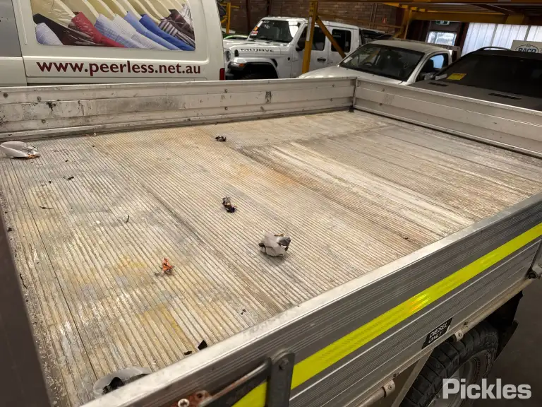 2021 Isuzu D-MAX Damaged VIN MPATFR40JMT007631 – trunk area 2021 Isuzu D-MAX Damaged VIN MPATFR40JMT007631 – trunk area