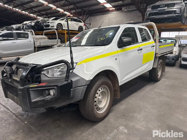 2022 Isuzu D-MAX Damaged VIN MPATFS40JPG002452 – rear exterior