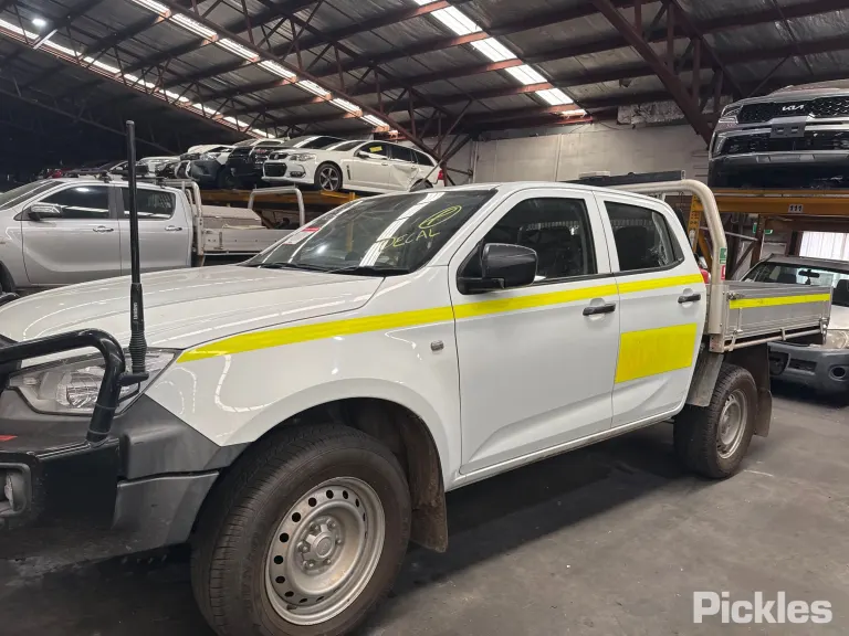 2022 Isuzu D-MAX Damaged VIN MPATFS40JPG002452 – photo 19