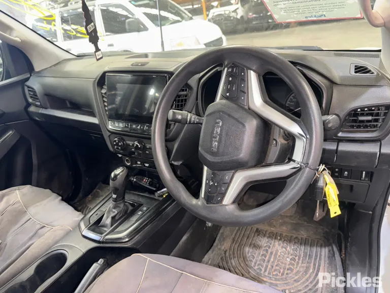 2022 Isuzu D-MAX Damaged VIN MPATFS40JPG002452 – photo 21