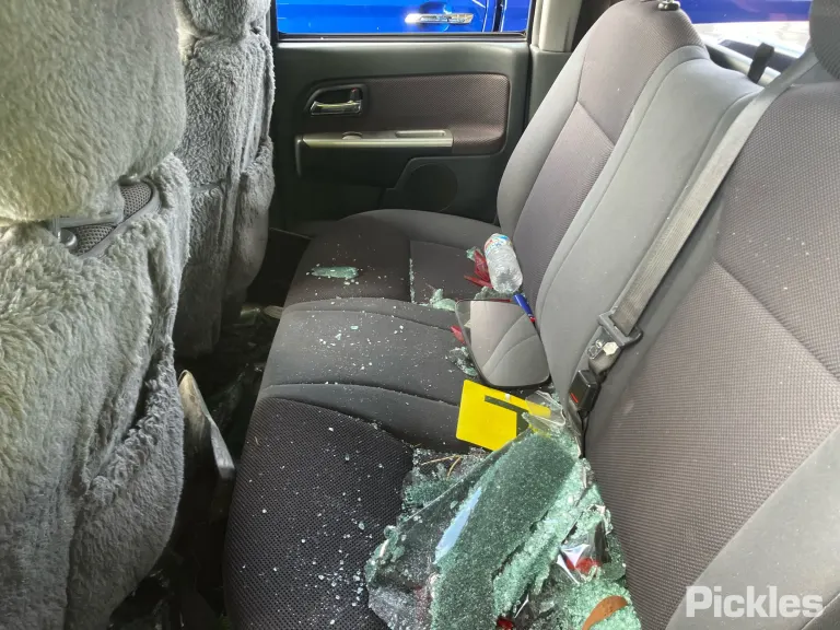 2009 Isuzu D-MAX Damaged VIN MPATFS85H9T102181 – dashboard