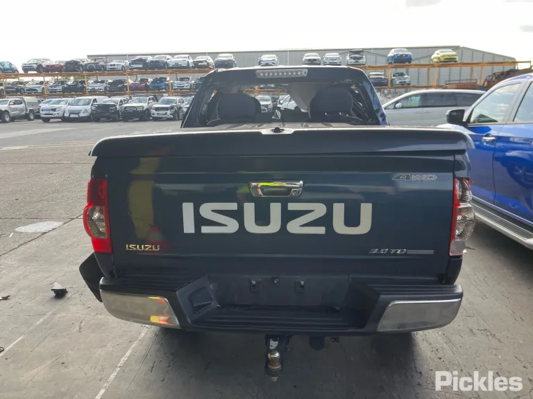 2009 Isuzu D-MAX Damaged VIN MPATFS85H9T102181 – photo 17
