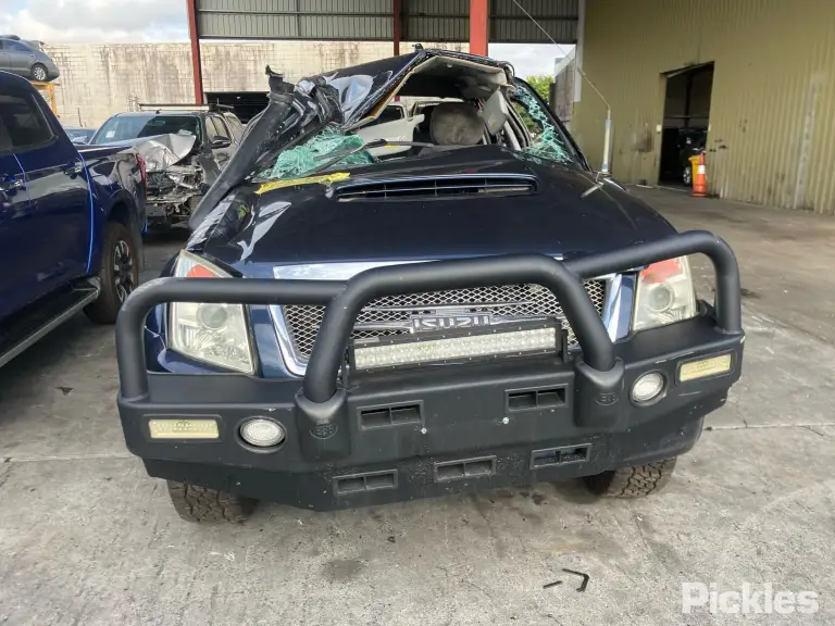 2009 Isuzu D-MAX Damaged VIN MPATFS85H9T102181 – photo 25