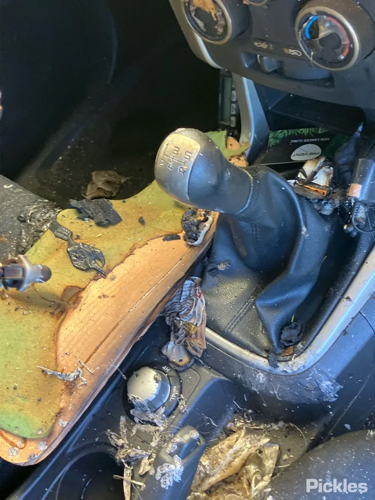2013 Isuzu D-MAX Used VIN MPATFS85JDT008171 – dashboard
