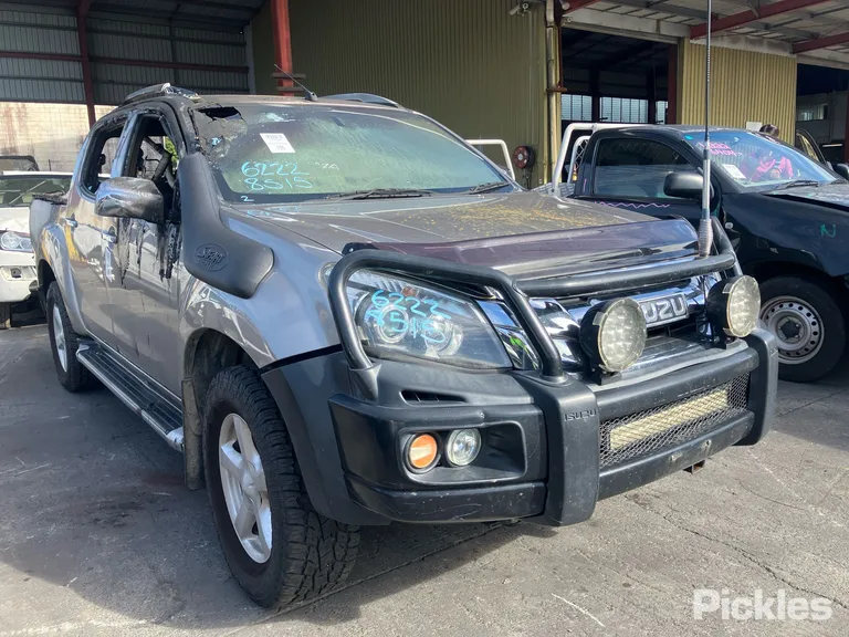 2013 Isuzu D-MAX Used VIN MPATFS85JDT008171 – photo 28