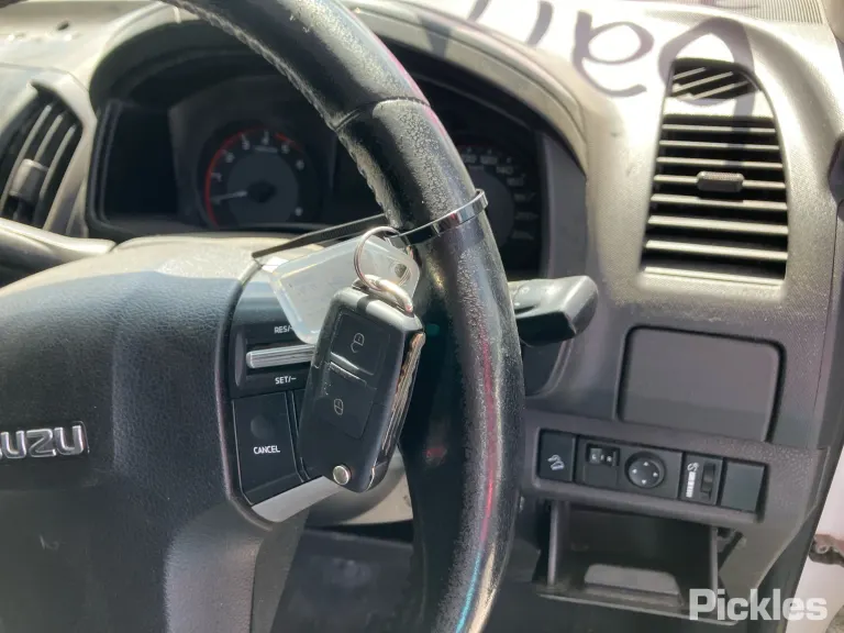 2019 Isuzu D-MAX Damaged VIN MPATFS85JKT010027 – photo 15 2019 Isuzu D-MAX Damaged VIN MPATFS85JKT010027 – photo 15
