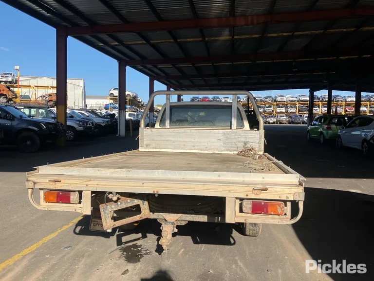 2003 Toyota Hilux Used VIN MR031LNE908002139 – undercarriage
