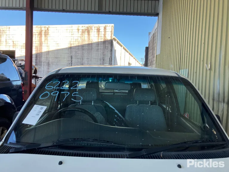 2000 Toyota Hilux Used VIN MR033UNE907000766 – photo 15