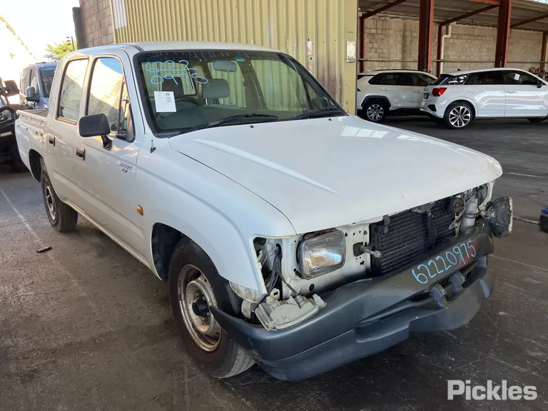 2000 Toyota Hilux Used VIN MR033UNE907000766 – photo 16
