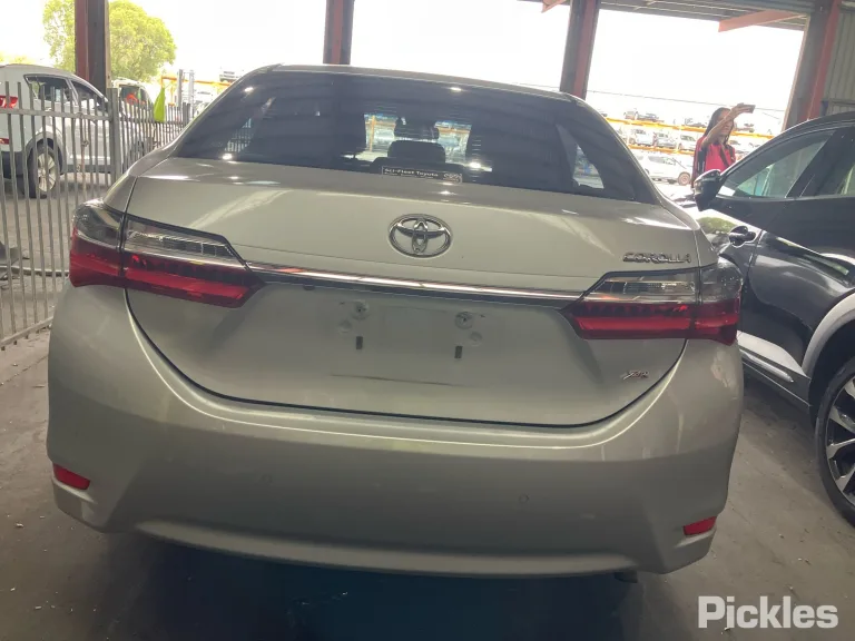 2018 Toyota Corolla Damaged VIN MR053REH205312026 – photo 12
