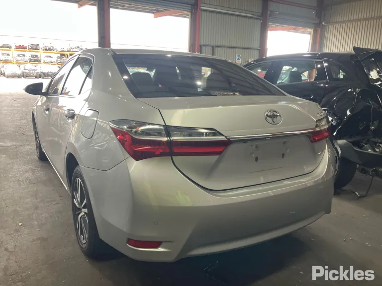 2018 Toyota Corolla Damaged VIN MR053REH205312026 – photo 16