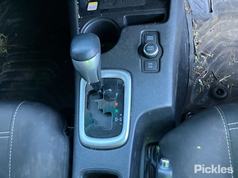 2025 Toyota Hilux Used VIN MR0BE3CD506943204 – front exterior