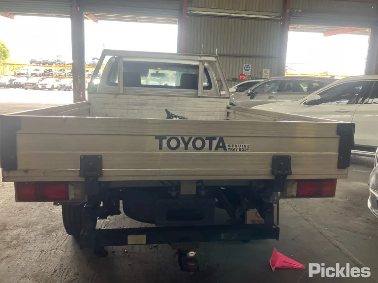 2015 Toyota Hilux Damaged VIN MR0CX12G800134331 – dashboard