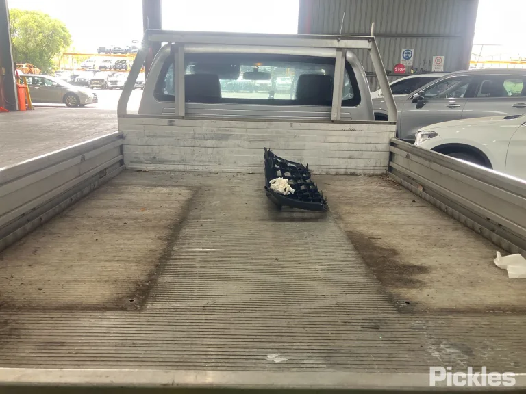 2015 Toyota Hilux Damaged VIN MR0CX12G800134331 – undercarriage