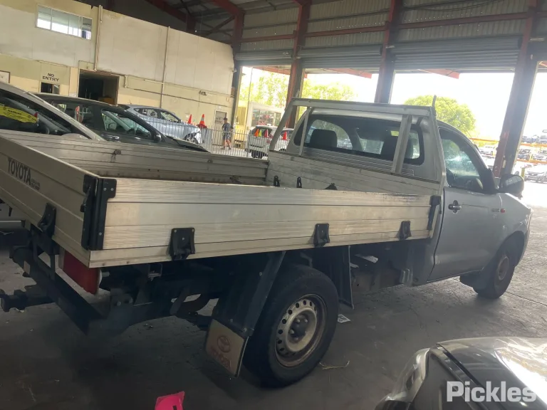 2015 Toyota Hilux Damaged VIN MR0CX12G800134331 – odometer reading