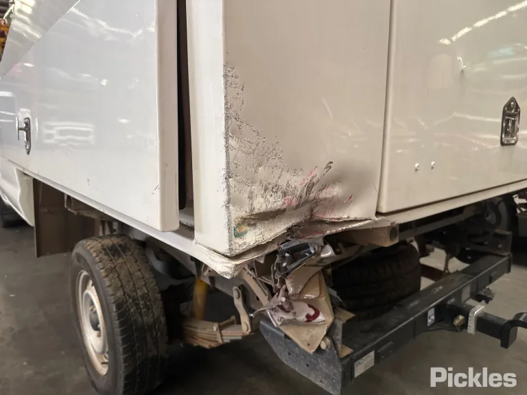 2015 Toyota Hilux Damaged VIN MR0CZ12G900039268 – side profile
