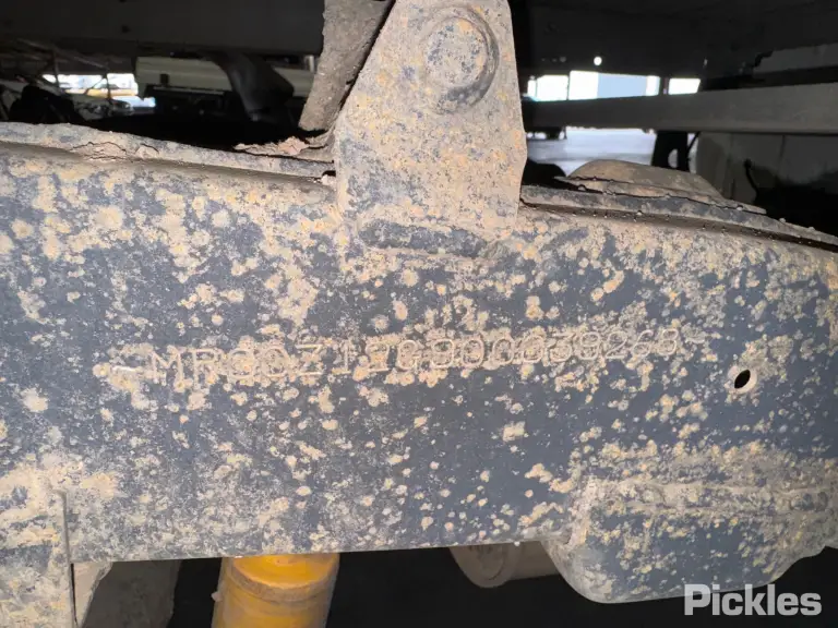 2015 Toyota Hilux Damaged VIN MR0CZ12G900039268 – trunk area