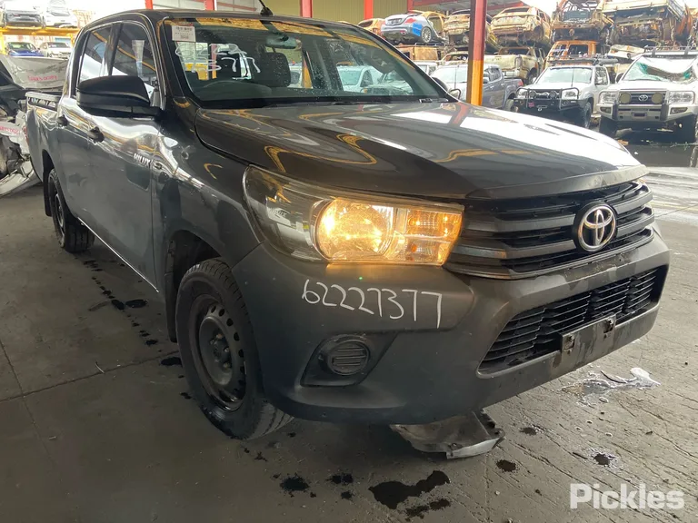 2017 Toyota Hilux Used VIN MR0EB3CD900800474 – photo 11