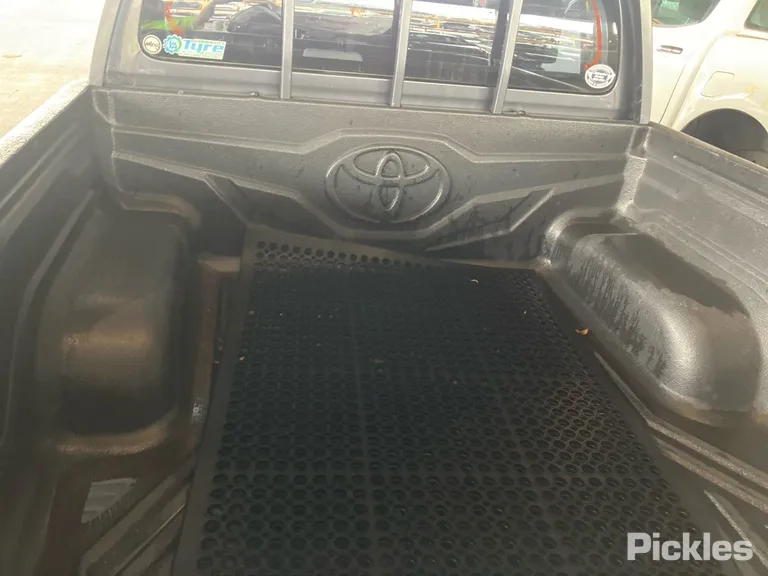 2017 Toyota Hilux Used VIN MR0EB3CD900800474 – photo 12
