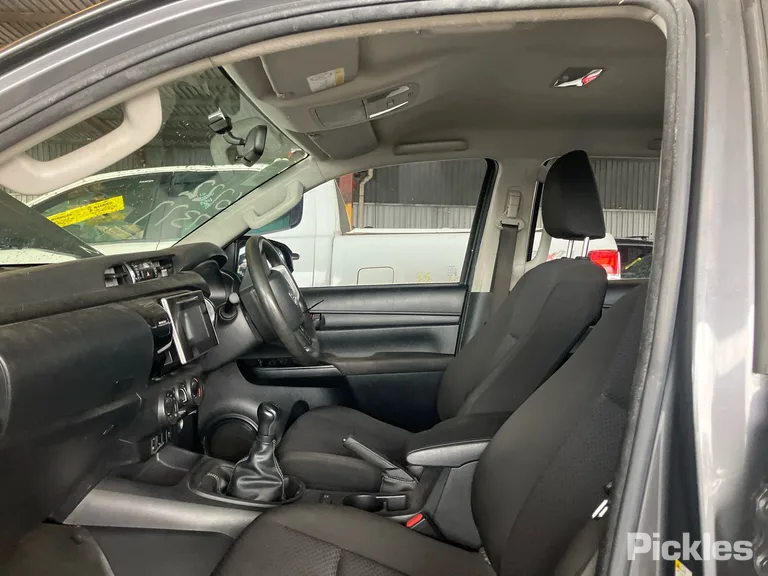 2017 Toyota Hilux Used VIN MR0EB3CD900800474 – photo 27