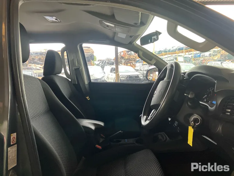 2017 Toyota Hilux Used VIN MR0EB3CD900800474 – photo 29