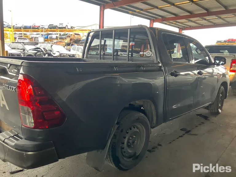 2017 Toyota Hilux Used VIN MR0EB3CD900800474 – photo 35