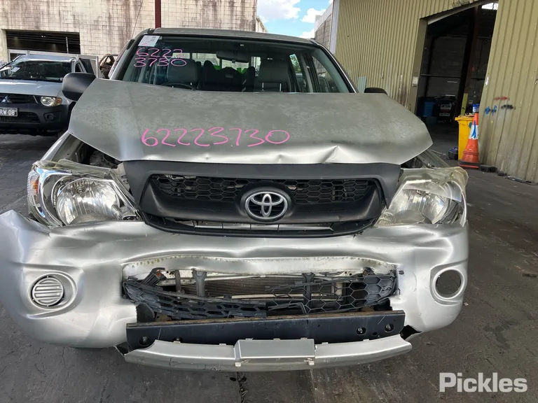 2008 Toyota Hilux Used VIN MR0EX12G302018144 – photo 16 2008 Toyota Hilux Used VIN MR0EX12G302018144 – photo 16