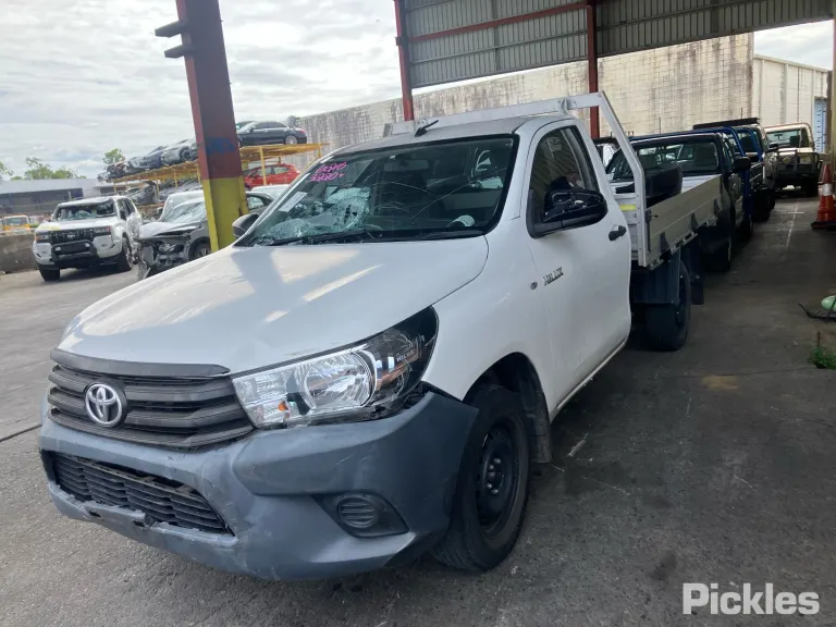 2018 Toyota Hilux Damaged VIN MR0EX3CB301120967 – rear exterior 2018 Toyota Hilux Damaged VIN MR0EX3CB301120967 – rear exterior