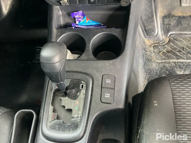 2018 Toyota Hilux Damaged VIN MR0EX3CB301120967 – interior seats 2018 Toyota Hilux Damaged VIN MR0EX3CB301120967 – interior seats
