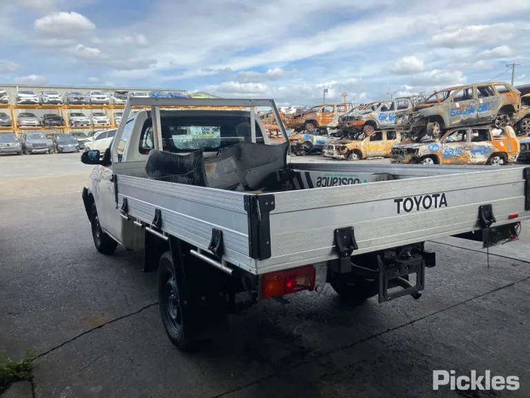 2018 Toyota Hilux Damaged VIN MR0EX3CB301120967 – odometer reading 2018 Toyota Hilux Damaged VIN MR0EX3CB301120967 – odometer reading