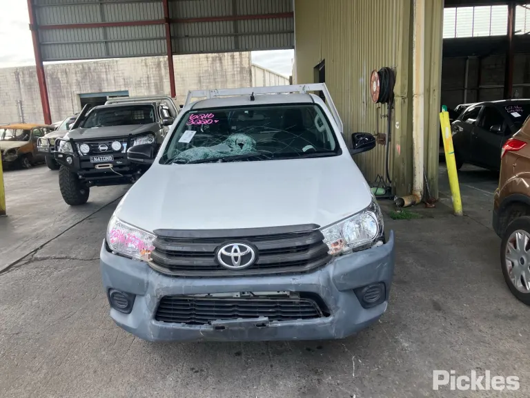 2018 Toyota Hilux Damaged VIN MR0EX3CB301120967 – photo 12 2018 Toyota Hilux Damaged VIN MR0EX3CB301120967 – photo 12