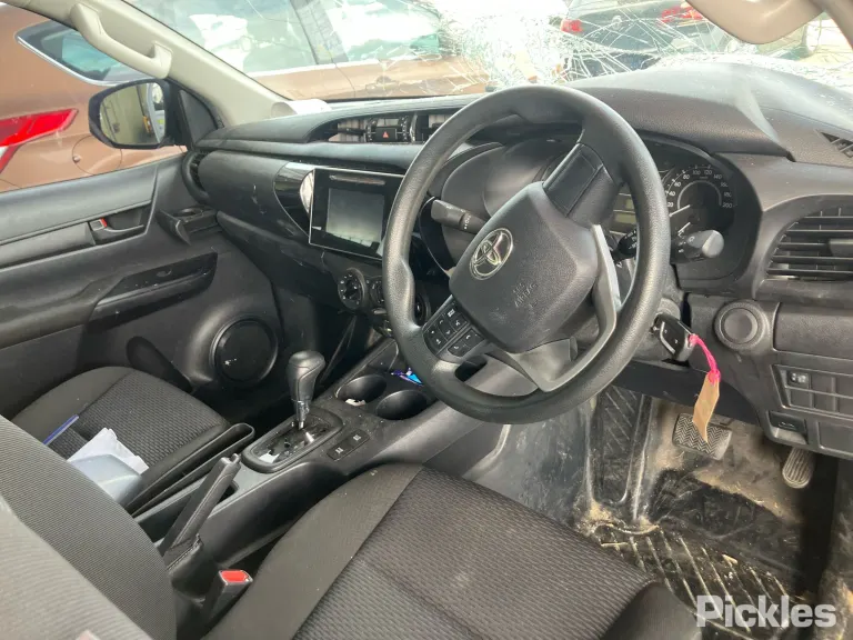 2018 Toyota Hilux Damaged VIN MR0EX3CB301120967 – photo 13 2018 Toyota Hilux Damaged VIN MR0EX3CB301120967 – photo 13