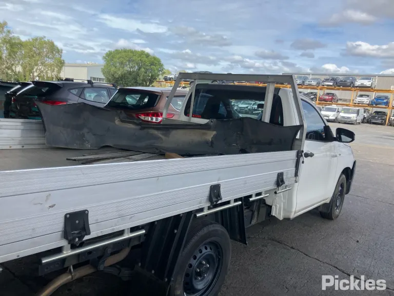 2018 Toyota Hilux Damaged VIN MR0EX3CB301120967 – photo 18 2018 Toyota Hilux Damaged VIN MR0EX3CB301120967 – photo 18