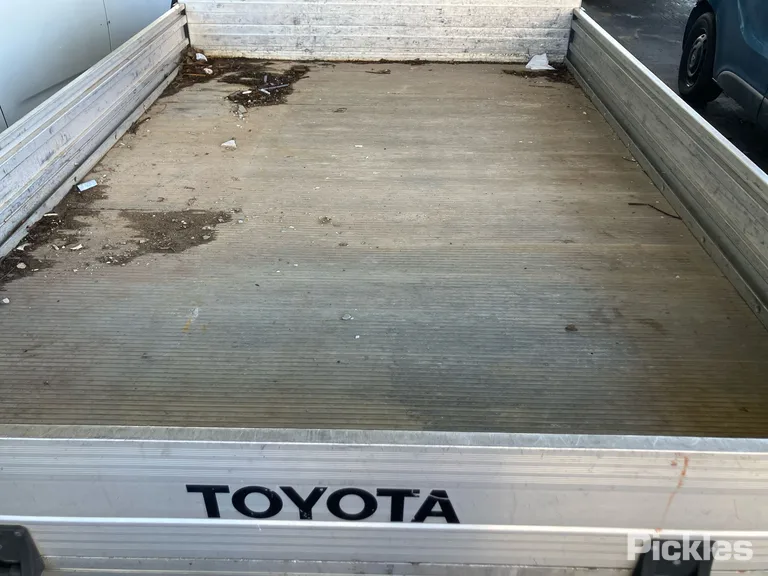 2016 Toyota Hilux Used VIN MR0EX3CB801107499 – exterior detail