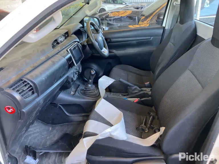 2018 Toyota Hilux Damaged VIN MR0EX3CB801122469 – rear exterior