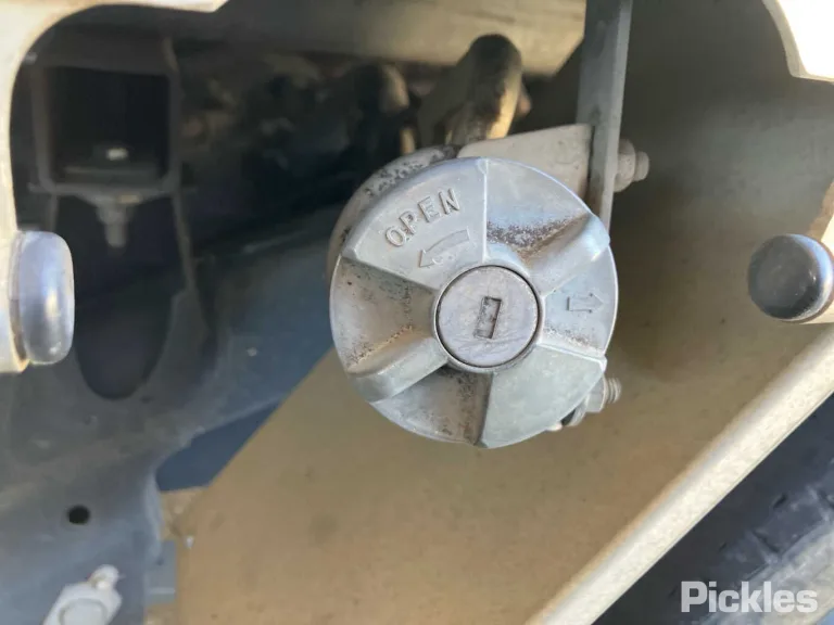 2018 Toyota Hilux Damaged VIN MR0EX3CB801122469 – dashboard