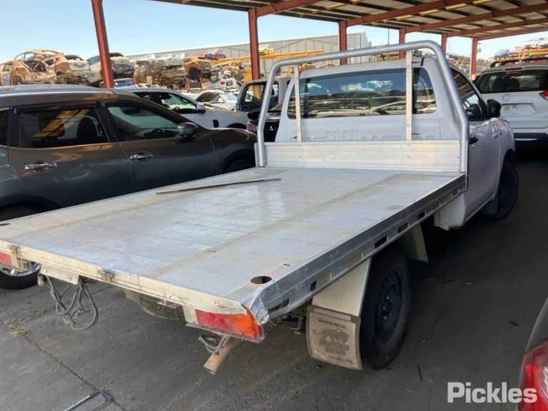 2018 Toyota Hilux Damaged VIN MR0EX3CB801122469 – interior seats
