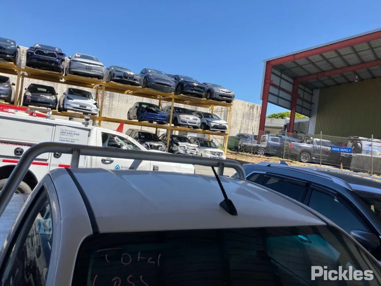 2018 Toyota Hilux Damaged VIN MR0EX3CB801122469 – odometer reading
