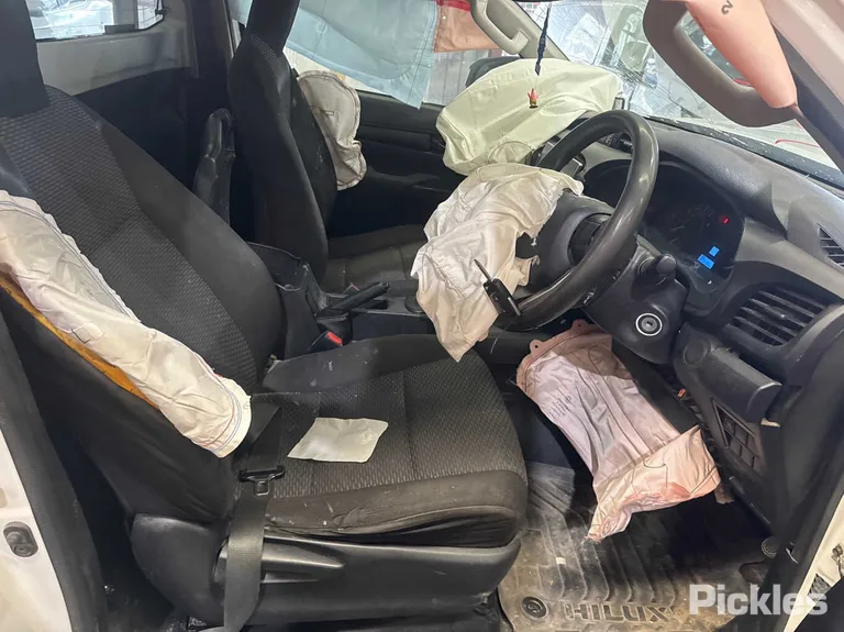 2019 Toyota Hilux VIN MR0EX3CB801125114