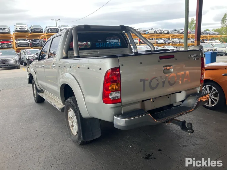 2009 Toyota Hilux Damaged VIN MR0FZ29G701561769 – interior seats