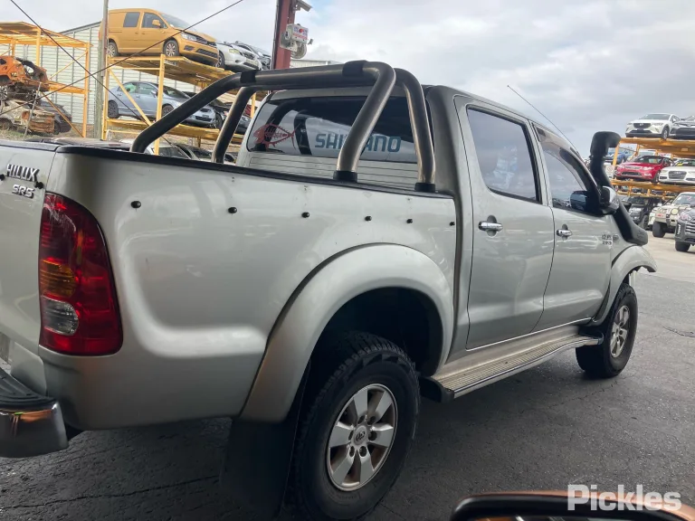 2009 Toyota Hilux Damaged VIN MR0FZ29G701561769 – exterior detail