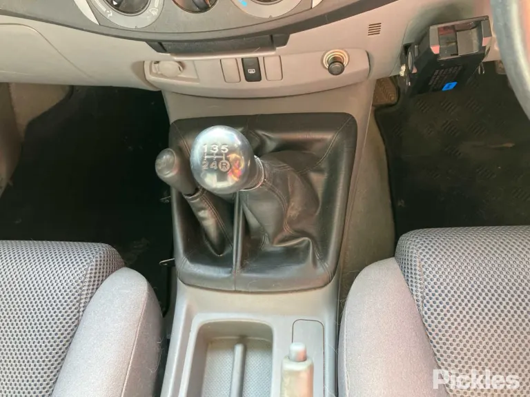 2010 Toyota Hilux Damaged VIN MR0FZ29G901592893 – engine bay
