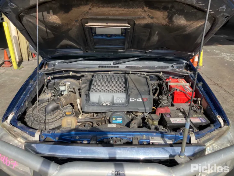 2010 Toyota Hilux Damaged VIN MR0FZ29G901592893 – trunk area