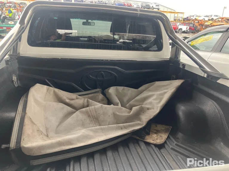 2018 Toyota Hilux Used VIN MR0HA3CD300410051 – dashboard