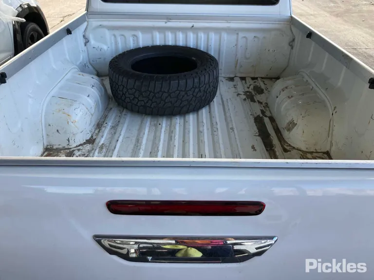 2017 Toyota Hilux Used VIN MR0KA3CC201162172 – photo 16
