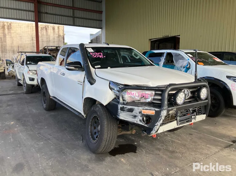 2017 Toyota Hilux Used VIN MR0KA3CC201162172 – photo 19