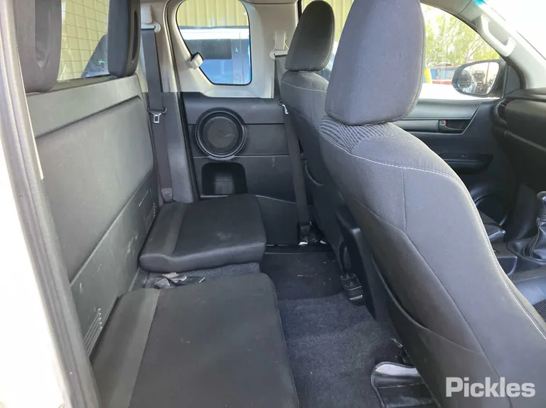 2017 Toyota Hilux Used VIN MR0KA3CC201162172 – photo 25