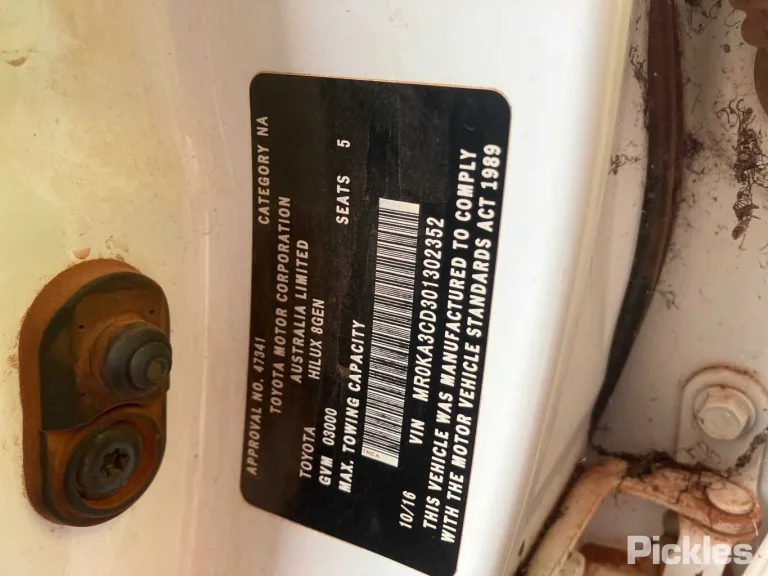 2016 Toyota Hilux Damaged VIN MR0KA3CD301302352 – odometer reading