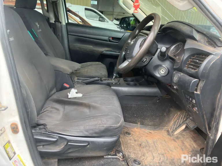 2016 Toyota Hilux Damaged VIN MR0KA3CD301302352 – photo 24